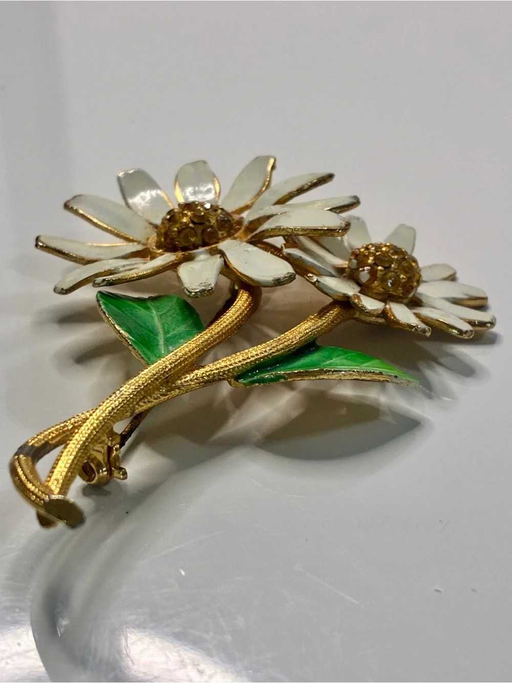Retro Gold-Tone White Daisy Flower Brooch with Green Enamel Leaves MCM Hippie